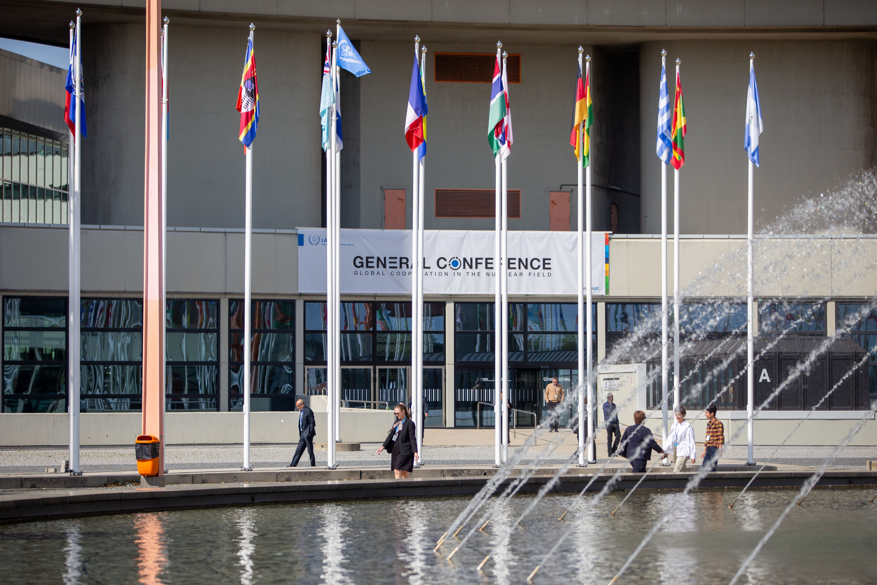This year, on the occasion of the 68th IAEA General Conference (GC68), more than 3000 national representatives from 150 countries met at the IAEA’s headquarters in Vienna, Austria, joined by close to 300 delegates from across the United Nations system, as well as the private sector and civil society. Side events organized by the Department of Technical Cooperation focused on recent achievements of the IAEA technical cooperation (TC) programme, and meetings held on the margins of the Conference facilitated countries’ efforts to propose, plan and prepare for new activities.