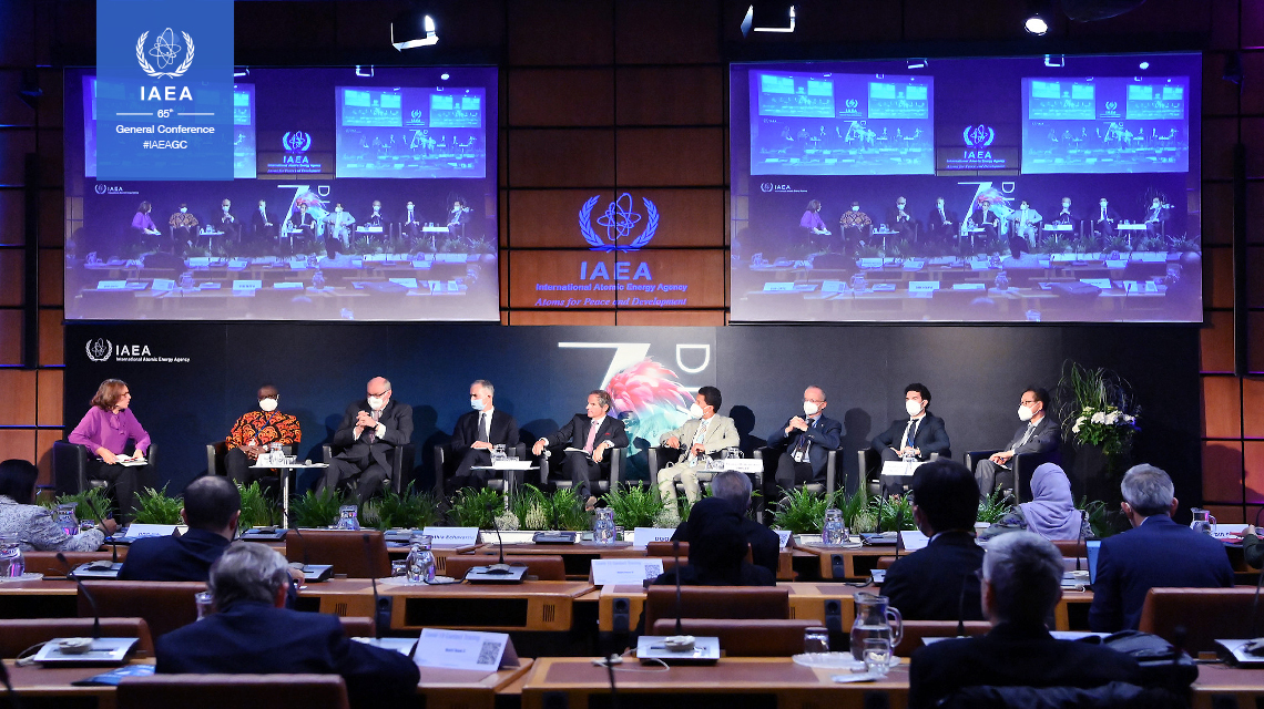 b-scientific-forum-closing.jpg
