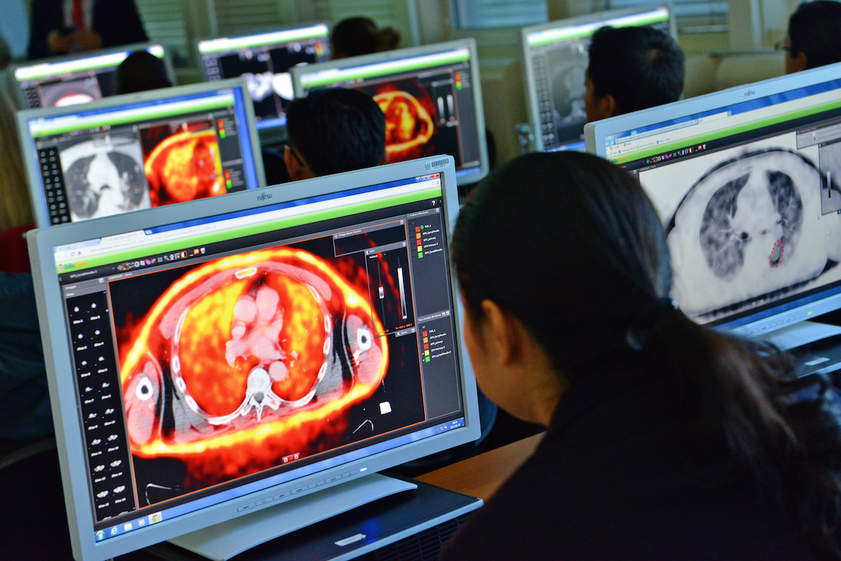 Doctors receive IAEA training in 3-D radiotherapy tools to more accurately target cancer contouringworkshop2015_2_0.jpg