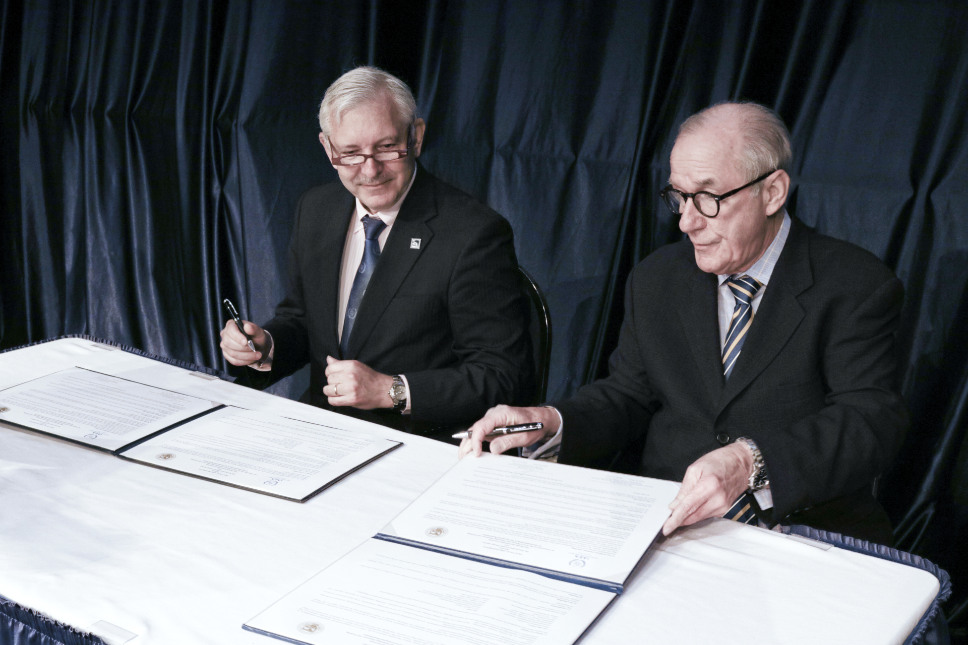 fiu_signing_small_use_this.png