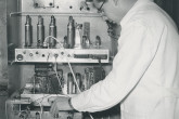Instrument for measuring radioactivity at very low intensities. An automatic camera photographs the readings every hour.  29 November 1958. Please credit IAEA
