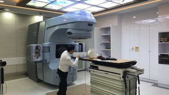 原子能機構幫助柬埔寨建成首個國家癌癥治療中心