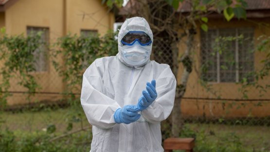 La chasse à la fièvre Ebola en Sierra Leone — la perspective nucléaire (en anglais)