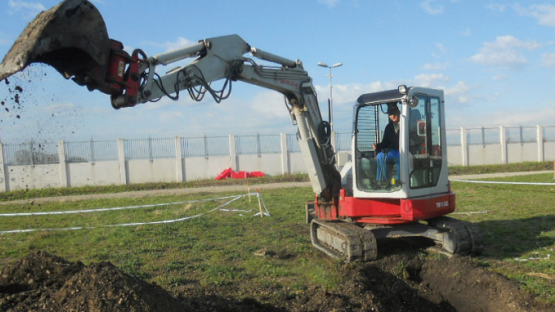 The construction contract for ReNuAL was signed in spring 2016. From April to June, the electrical infrastructure required to support the new laboratory buildings in Seibersdorf and their construction was laid.